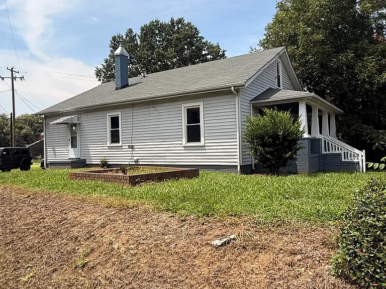 518 Lakeside Ave — Photo 3