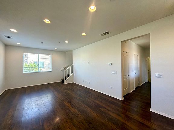 3rd image of 206 Paseo Gusto