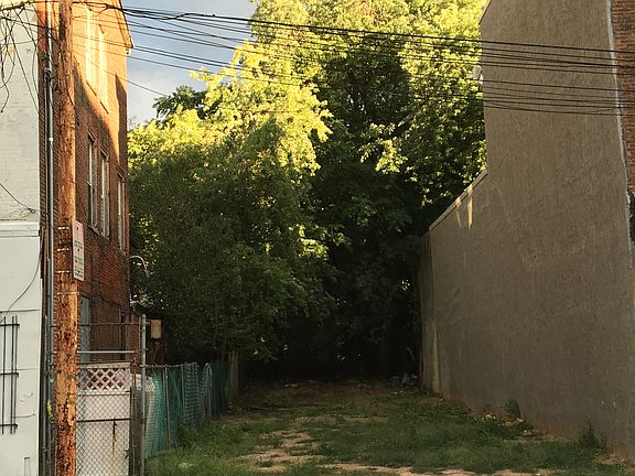 4th image of 7044 Woodland Ave