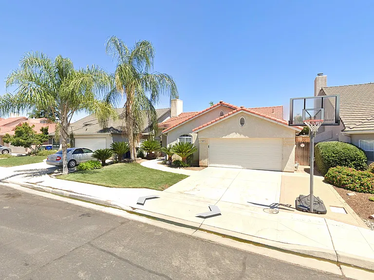 973 Garland Ave — Photo 2