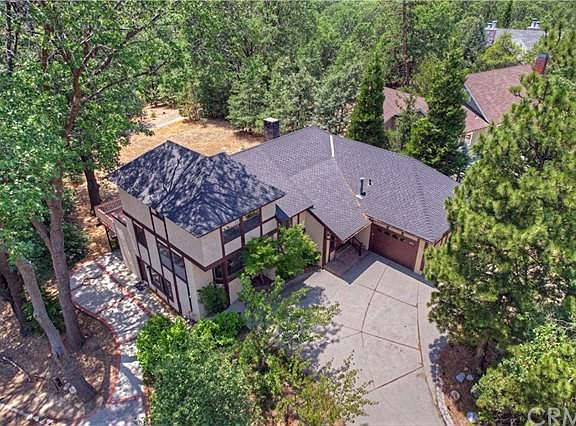 3rd image of 28279 Geneva Ln