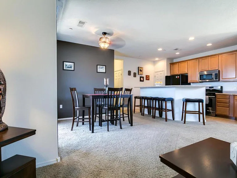 601 Menaul Blvd NW #106 — Photo 5
