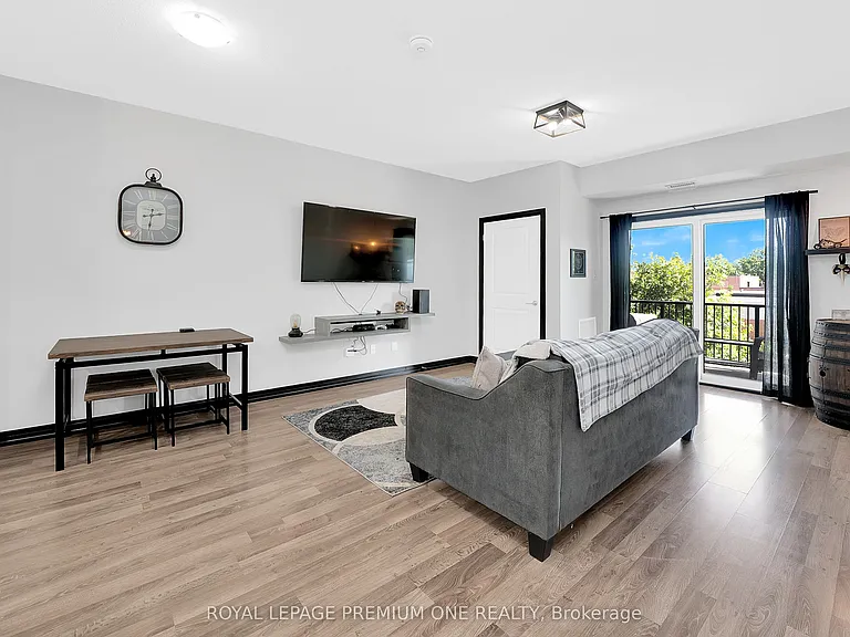 161 Wellington St E #204 — Photo 6