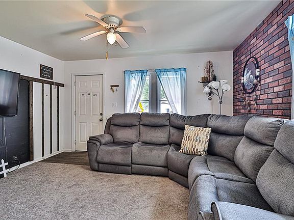 5th image of 630 S Ash Ave