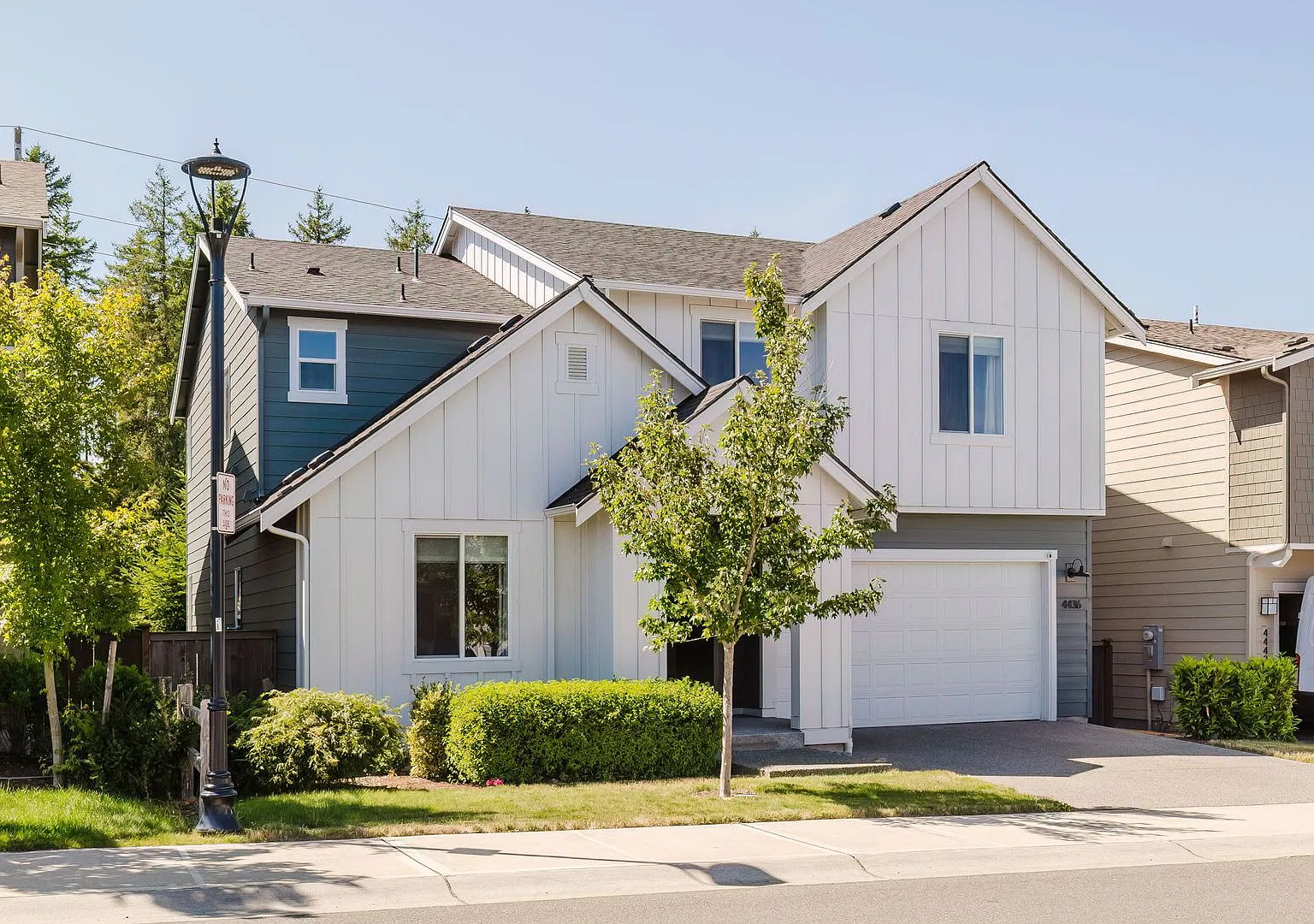 Beautifully Maintained 4 Bed / 3 Bath Home In McCormick Village. Bonus Room & Fully Fenced Yard. ... — Photo 1