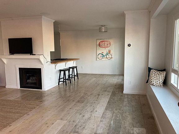 2nd image of 123 13th St #2