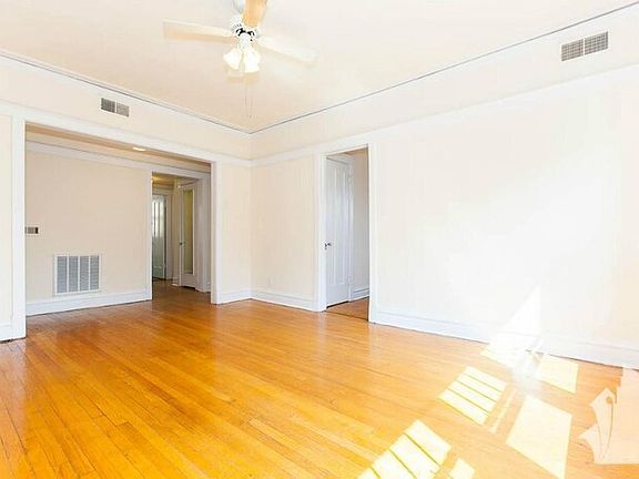 2nd image of 2526 N Kedzie Blvd APT 1W