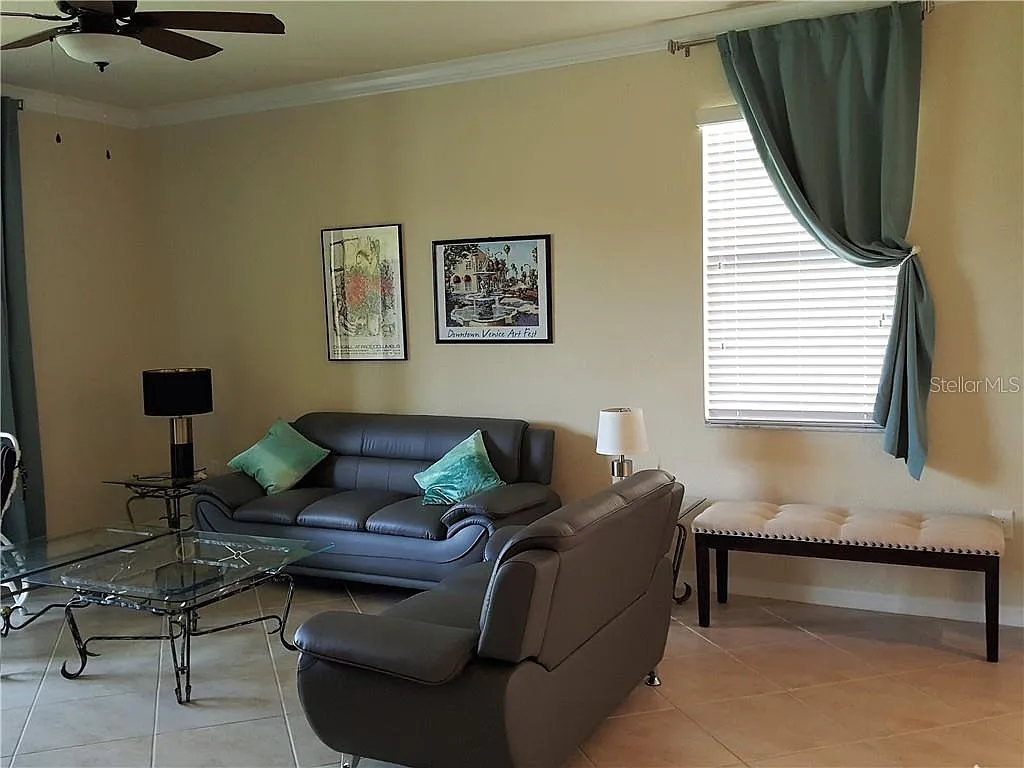3 bed, 2.5 bath, 1881 sqft, $4,000 — Photo 4
