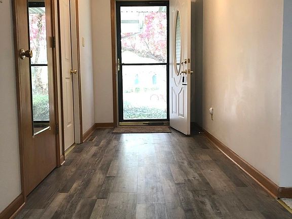 3rd image of 325 Princeton Ave