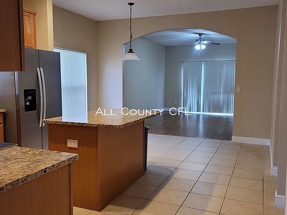 3rd image of 226 Clydesdale Cir