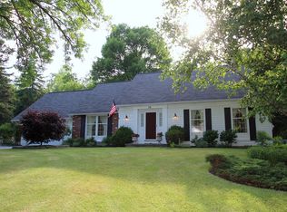 38 Deer Creek Rd, Pittsford, NY 14534