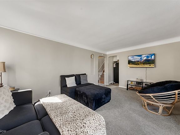 5th image of 5707 Forest Ave