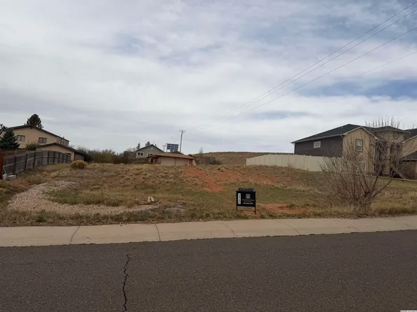 2272 Falcon Ct, Laramie, WY 82072