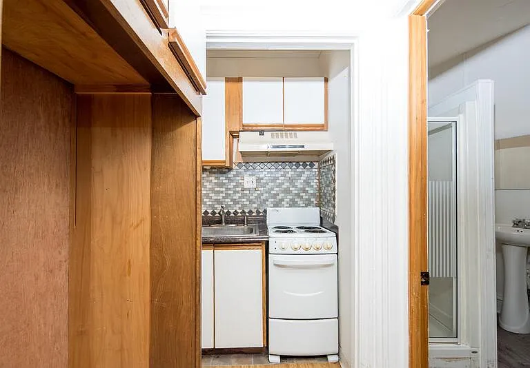 236 Saratoga St #7 — Photo 7