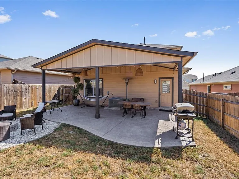 10308 Hatton Ln — Photo 22