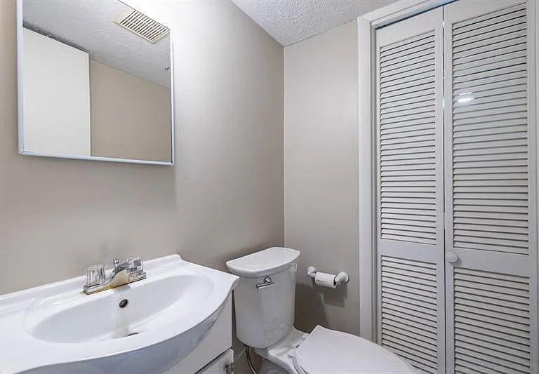 120 Biscayne Dr NW #B10 — Photo 16