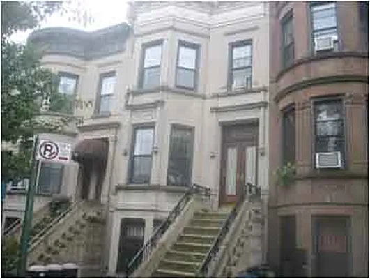 Rented by Brown Harris Stevens | media 39