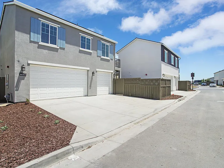 2926 Granger St — Photo 44