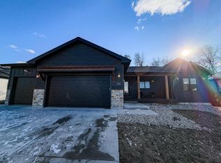 1701 Montclair Pl, Fort Atkinson, WI 53538