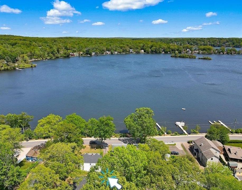 39 Lake Dr, East Hampton, CT 06424 | Zillow