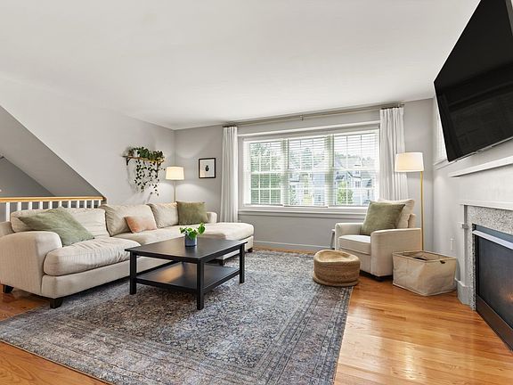 4th image of 25 Craftsman Ct #25