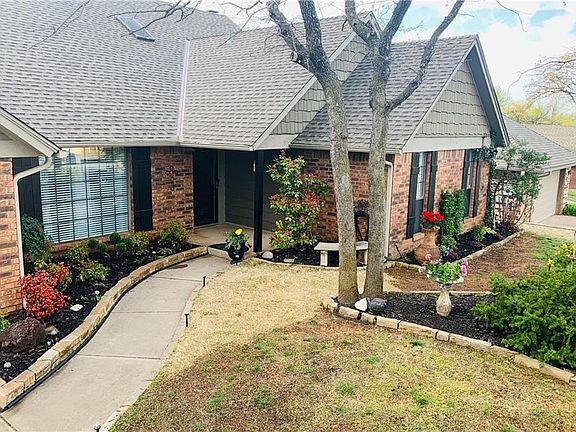 2nd image of 3817 Coachlight Dr