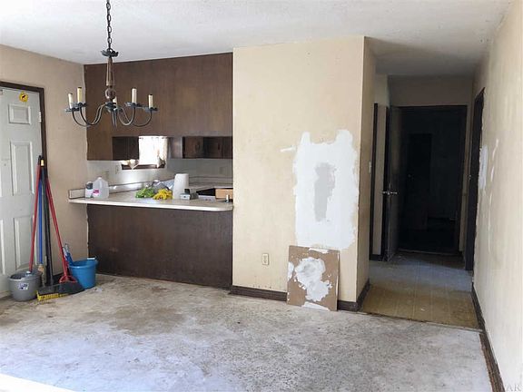 5th image of 616 Carondelay Dr