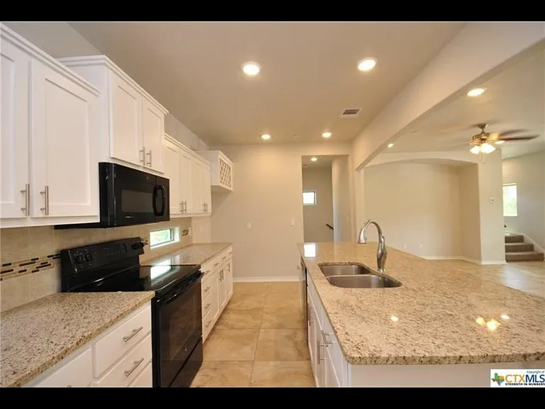 221 Birch Oak Ln — Photo 18