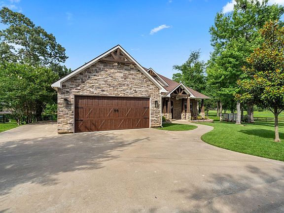 2nd image of 636 W Lake Dr