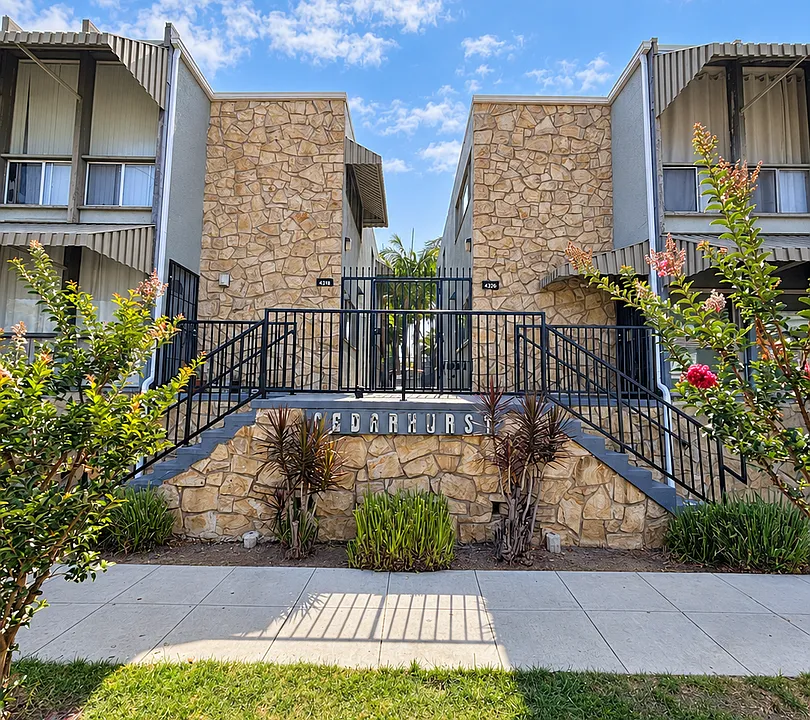 438 Cedar Ave #3