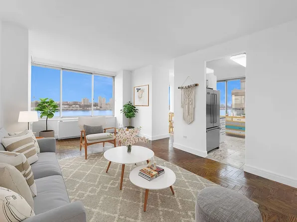 200 Riverside Blvd APT 7A, New York, NY 10069