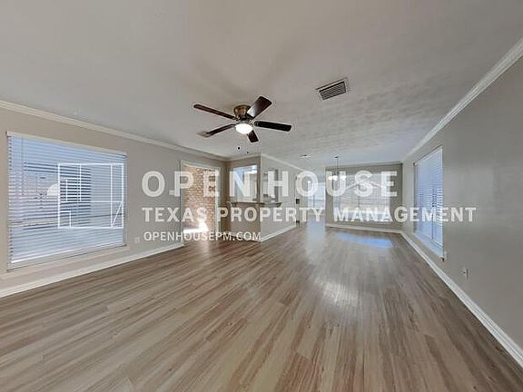 3rd image of 1319 Heights Dr