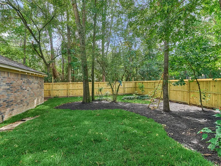 71 Breezy Point Pl — Photo 33
