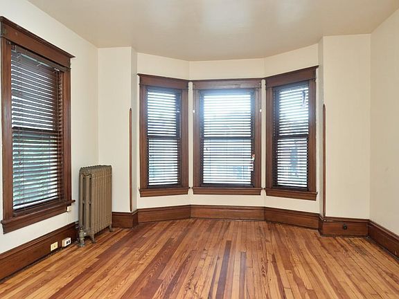 3rd image of 819 Hamilton Blvd
