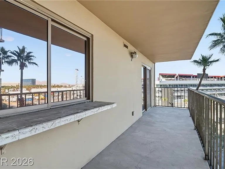205 E Harmon Ave #508 — Photo 35