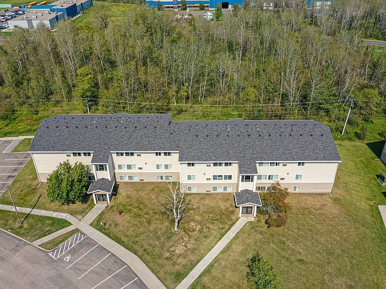 Raintree West Apartments — Photo 18