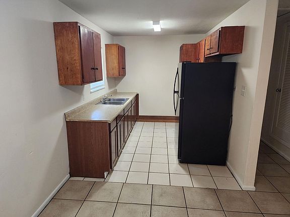 3rd image of 6565 Julia Dr