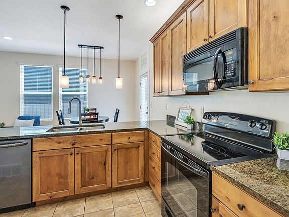 5th image of 10426 S Millerton Dr