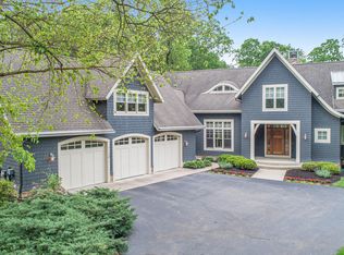 7120 Cascade Rd SE, Grand Rapids, MI 49546