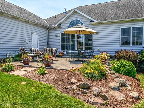 4th image of 7098 Jenna Ct