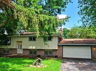 7N055 Nancy Ln, St Charles, IL 60175