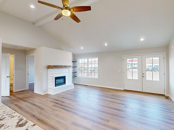 5th image of 522 McFarland St