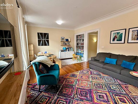 3rd image of 165 W 82nd St APT 14