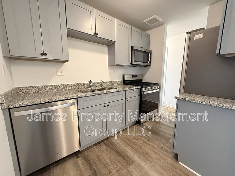 831 McIntosh Ct #207 — Photo 4