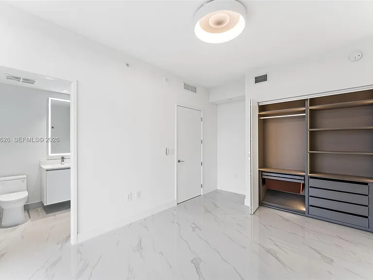 700 NE 24th St #5401 — Photo 24