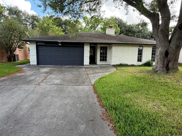 16631 Blackhawk Blvd, Friendswood, TX 77546