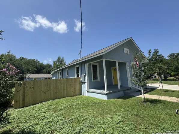 515 Mitchell Ave, Seguin, TX 78155