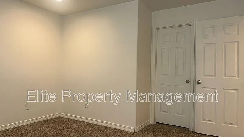 3 bed, 2.0 bath, 1500 sqft, $1,900 — Photo 3