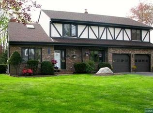 49 Oxford Ct, Ramsey, NJ 07446