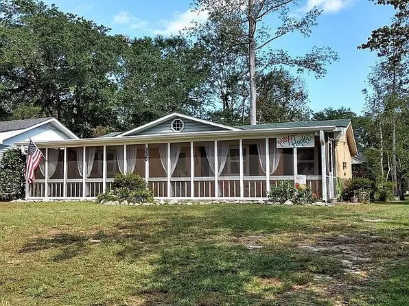 330 NE 56th St, Oak Island, NC 28465